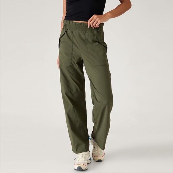 NWT Athleta Trekkie Parachute Olive Green Pants! - Picture 1 of 8